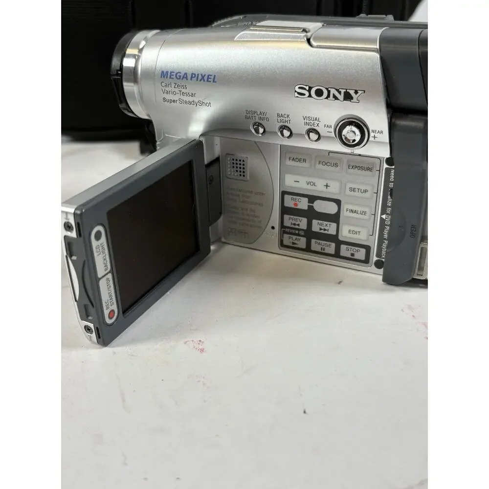 Sony DCR-DVD201 Handycam DVD Camcorder Tested Powers On Bag Charger Bundle